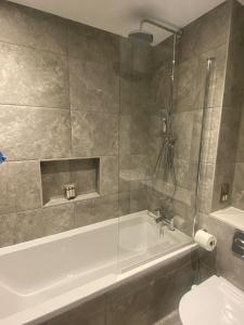 Ένα μπάνιο στο 4 The View apartments Ilfracombe - Seafront, Parking, Lift, EV