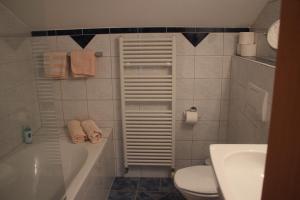 Phòng tắm tại Haus Romana