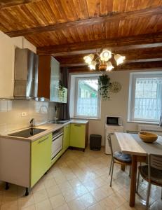 Η κουζίνα ή μικρή κουζίνα στο Casa Rosa +2 φωτογραφίες