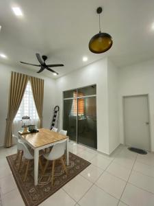 Fotografie z fotogalerie ubytování Single storey bungalow Tangkak v destinaci Tangkak