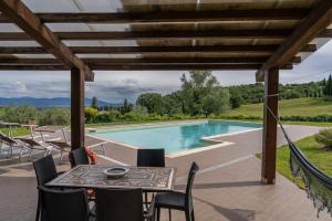 Fotografie z fotogalerie ubytování Piccolo Ulivo Ranch villa with panoramic pool v destinaci Subbiano