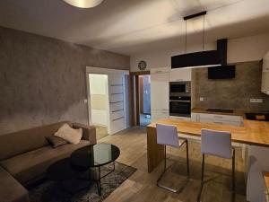 Kuhinja oz. manjša kuhinja v nastanitvi Apartmán Rataj