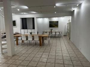 Gistrup Big and Comfyにあるテレビまたはエンターテインメントセンター