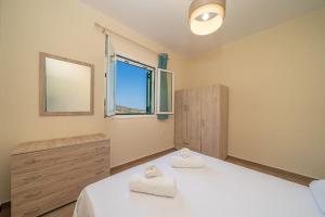 Gallery image of Mariana Sea View Apartment in Kefallonia +16 photos