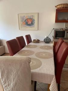 Χώρος καθιστικού στο Garden Inn +1 φωτογραφίες