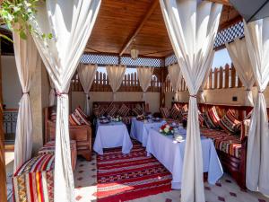 Restaurace v ubytování Riad Le Nid De Fatima