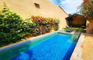 Πισίνα στο ή κοντά στο Casa Constitution 3BR House downtown big pool & hot tub