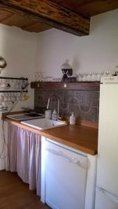 Nádtetős ház Gyenesdiáson a vízpart közelében 8315 Gyenesdiás, Széchenyi u. 33/3 kép - 2