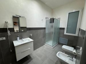 A bathroom at Affittacamere Sikelia