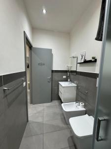 A bathroom at Affittacamere Sikelia
