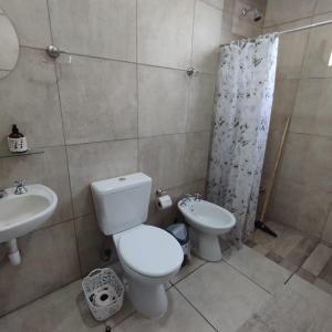 Ένα μπάνιο στο Casa para 5 Personas con garaje - Zorzal