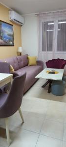 Χώρος καθιστικού στο Lena 5 Apartmants