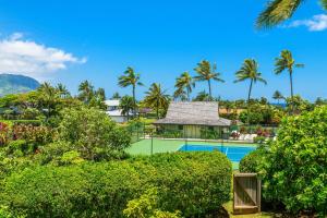 La alberca dentro o cerca de SUNSET PALMS Pool, Tennis, AC Minutes to Beach