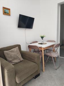 TV/trung tâm giải trí tại Guesthouse Shyti 2