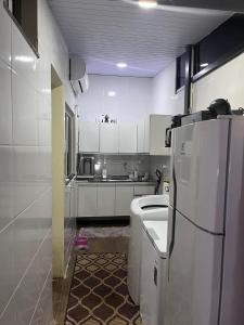 Η κουζίνα ή μικρή κουζίνα στο Casa alugar em Ibaté
