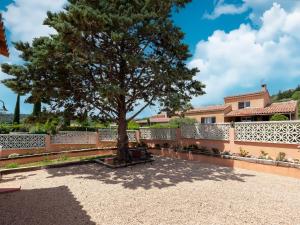 Gallery image of Villa avec piscine, lac de Saint-Cassien, proche golf, 3 chambres, climatisation, vélos dispo, Callian - FR-1-779-9 in Callian