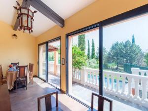 Gallery image of Villa avec piscine, lac de Saint-Cassien, proche golf, 3 chambres, climatisation, vélos dispo, Callian - FR-1-779-9 in Callian