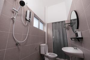 Vannituba majutusasutuses Taiping Homestay 5R3B, 9mins - Zoo & Lake Garden Taiping