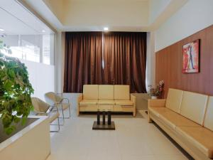 Posezení v ubytování Hotel Tela Suite Near IGI Airport Delhi
