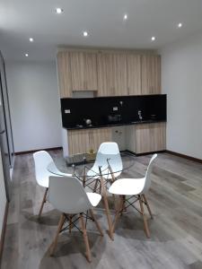 Kuchyň nebo kuchyňský kout v ubytování Chuflay Apartments, Barrio El Molino pleno centro Tarijeño