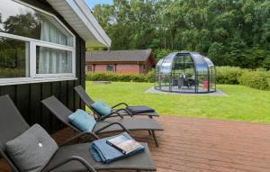 Zahrada ubytování Holiday Home Pøt Strandby Juelsminde T