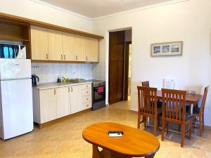 Kuchyňa alebo kuchynka v ubytovaní Eleonas Apartments