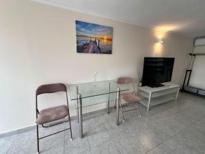TV a/nebo společenská místnost v ubytování Alexandras studio