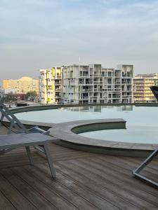 The swimming pool at or close to Pandanas Apt 8 18th fl Sunrise and Harbour Views