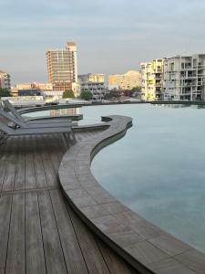 The swimming pool at or close to Pandanas Apt 8 18th fl Sunrise and Harbour Views