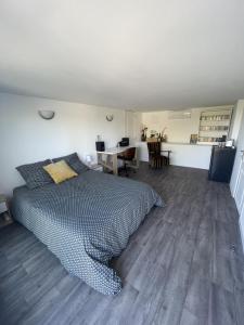 Kuchyň nebo kuchyňský kout v ubytování La matelloise