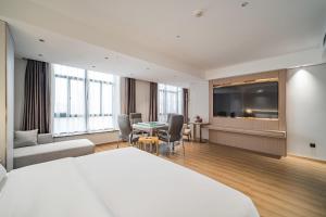 תמונה מהגלריה של Poltton International Apartment - Guangzhou Panyu Government Affairs Center בXuwen