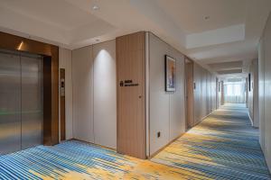 תמונה מהגלריה של Poltton International Apartment - Guangzhou Panyu Government Affairs Center בXuwen