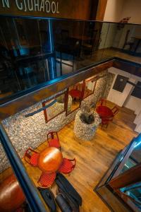Ruang duduk di GJUHADOLI HOTEL Restaurant