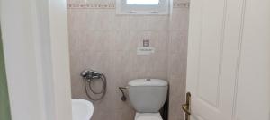 A bathroom at George & Katerina Houses
