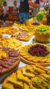 Makanan di atau berdekatan hotel