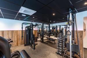 Fitness centrum a/nebo fitness zařízení v ubytování Alpenhof Hotel Garni Suprême