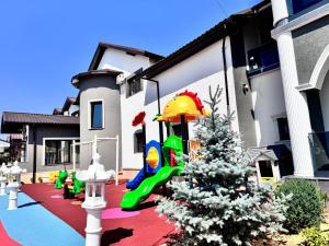 Herní místnost nebo prostor pro děti v ubytování Hanul Domnesc Imperial Hotel & SPA