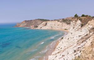 an aerial view of a beach on a cliff at Da Za Dichina in Realmonte