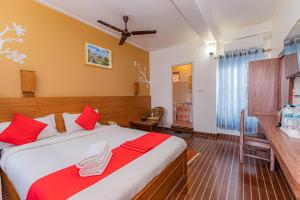 Letto o letti in una camera di Basundhara Resort Pokhara