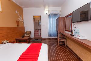 Televisyen dan/atau pusat hiburan di Basundhara Resort Pokhara