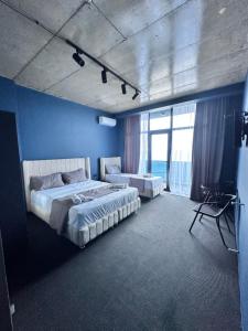 Postel nebo postele na pokoji v ubytování Hotel black sea + 37 fotografií
