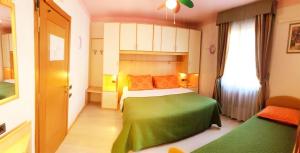 Foto dalla galleria di Family Hotel Primavera a Levico Terme