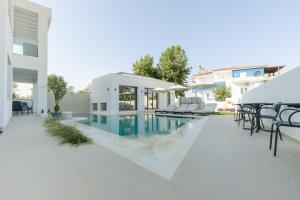 Piscina di Palm View Suites o nelle vicinanze