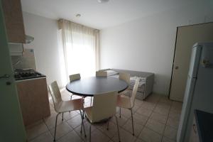 Kuchyň nebo kuchyňský kout v ubytování Lugano Residence