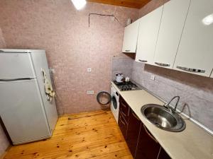 Dapur atau dapur kecil di Gabala Waterfall Villa
