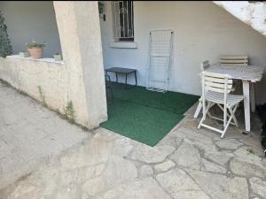Patio alebo iná vonkajšia časť ubytovania la picarde