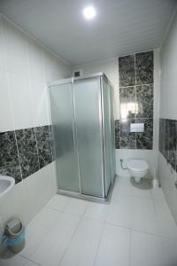 Koupelna v ubytování BALŞEN HOTEL + 17 fotografií