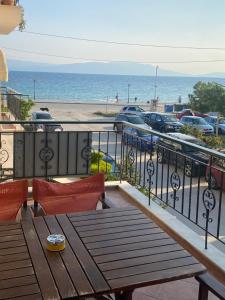 Γενική θέα στη θάλασσα ή θέα στη θάλασσα από  αυτό το διαμέρισμα +3 φωτογραφίες