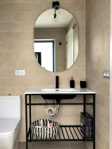 Koupelna v ubytování PATIOdeLUZ - Stylish apartments in Párraga 13