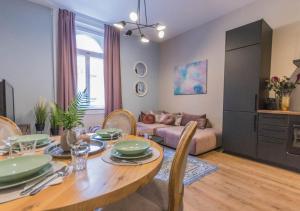 Posedenie v ubytovaní Budapest True Gem Downtown next to Synagogue and Gozsdu garden area